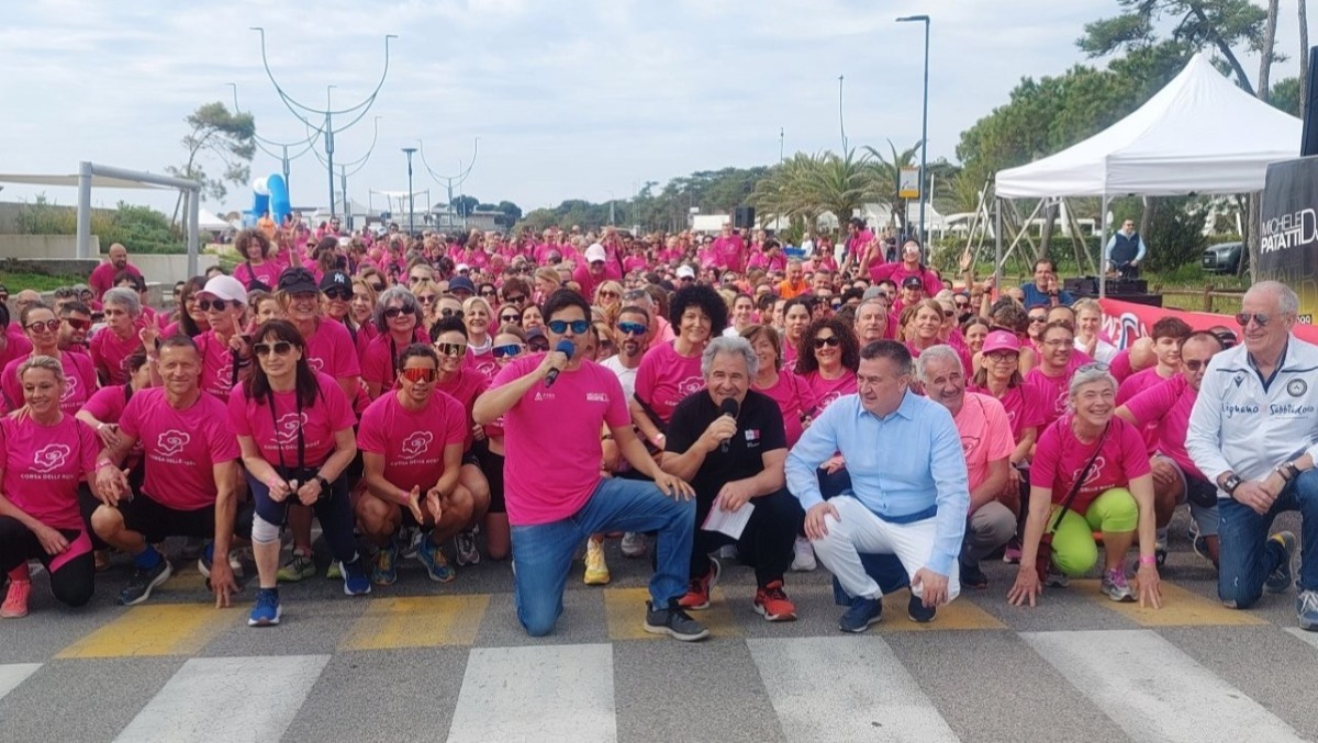 Corsa delle Rose, numeri mai visti a Lignano: 1500 al via per sostenere la prevenzione