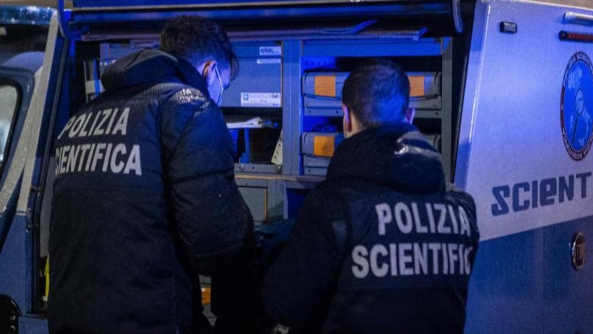Choc nella notte: uomo ucciso a coltellate in strada - Ansa