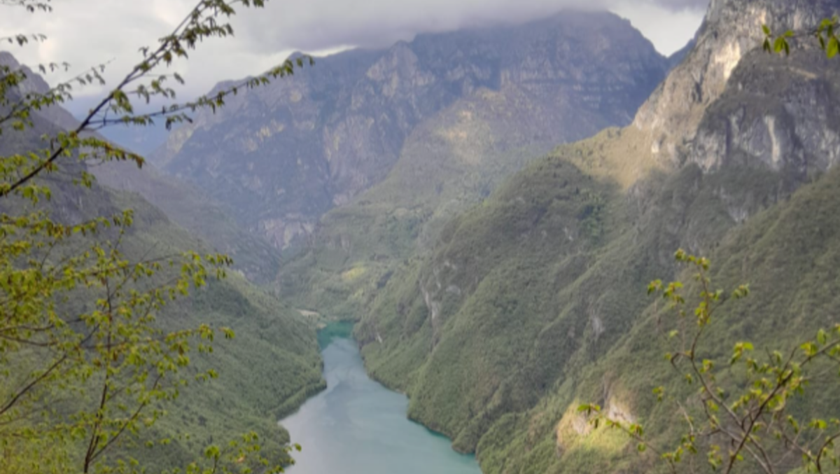 L'escursione, poi la richiesta d'aiuto: due giovanissime bloccate a 1000 metri - 
