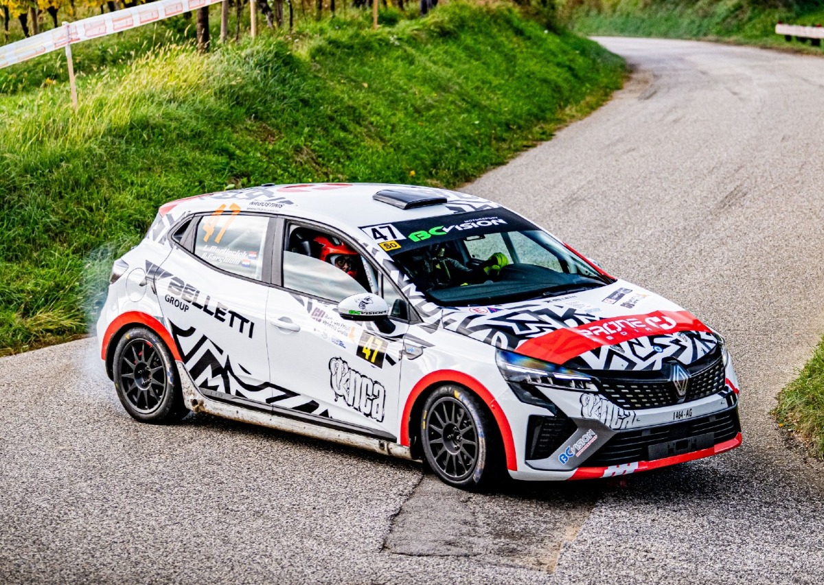 Martincich torna al volante al Rally di Parenzo: test con la Clio Rally5 - 