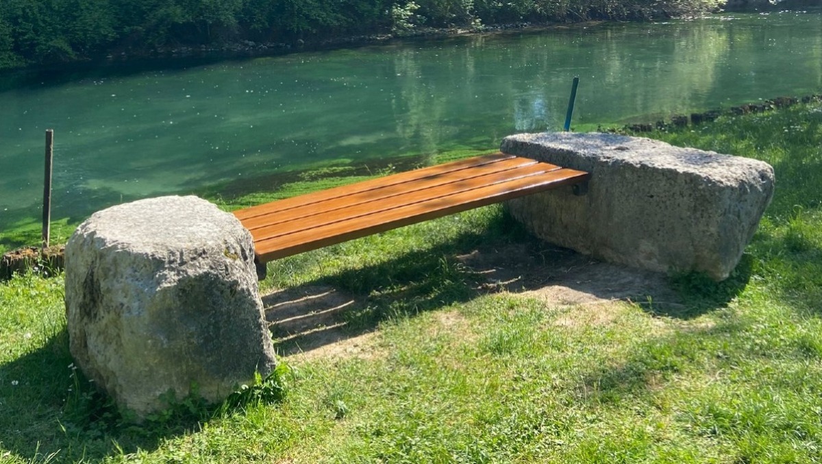 Pordenone, ripristinata la panchina dell’imbarcadero sul Noncello - 