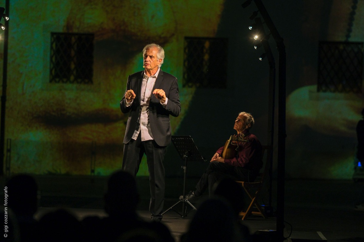 Pordenone, Leonardo illumina Piazza della Motta per l’avvio di TU27 - 