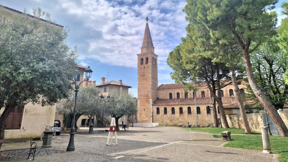 Grado apre la stagione balneare tra riti in laguna, cultura e sapori locali - 
