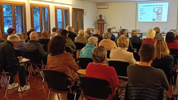 Torna il Caffè Alzheimer itinerante: incontri gratuiti per famiglie e caregiver