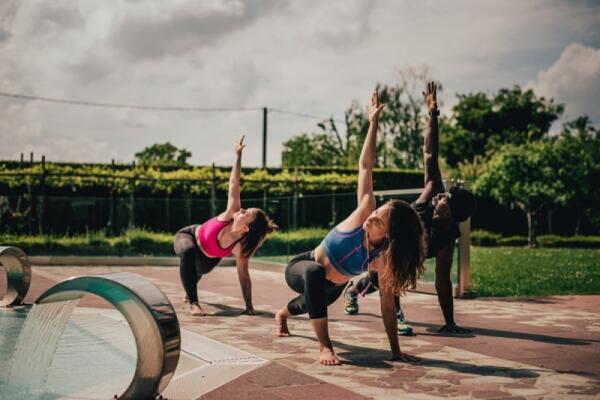 Campo dei Girasoli, weekend tra swing, letture e circo: il programma del 25-26 aprile