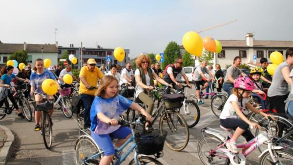Casier, il 25 aprile tra bici e pattini: torna la “Pedalata e pattinata per la vita”