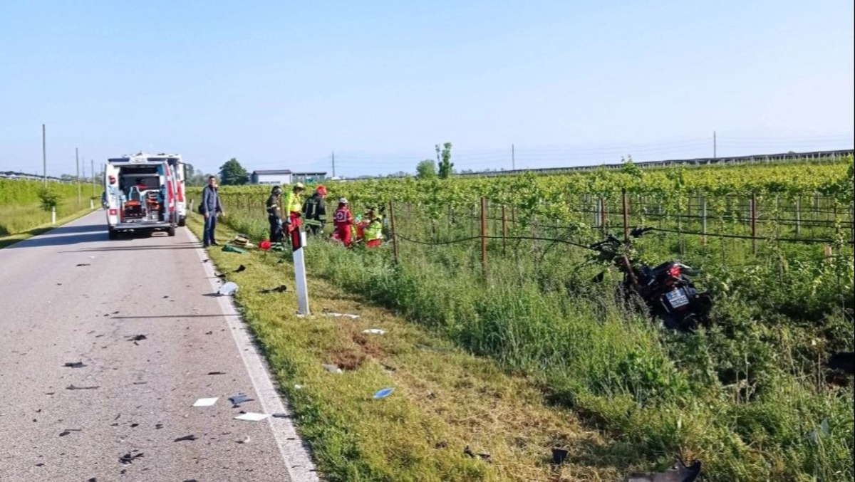 Grave scontro tra auto e scooter a Mortegliano: motociclista trasportato in ospedale - 