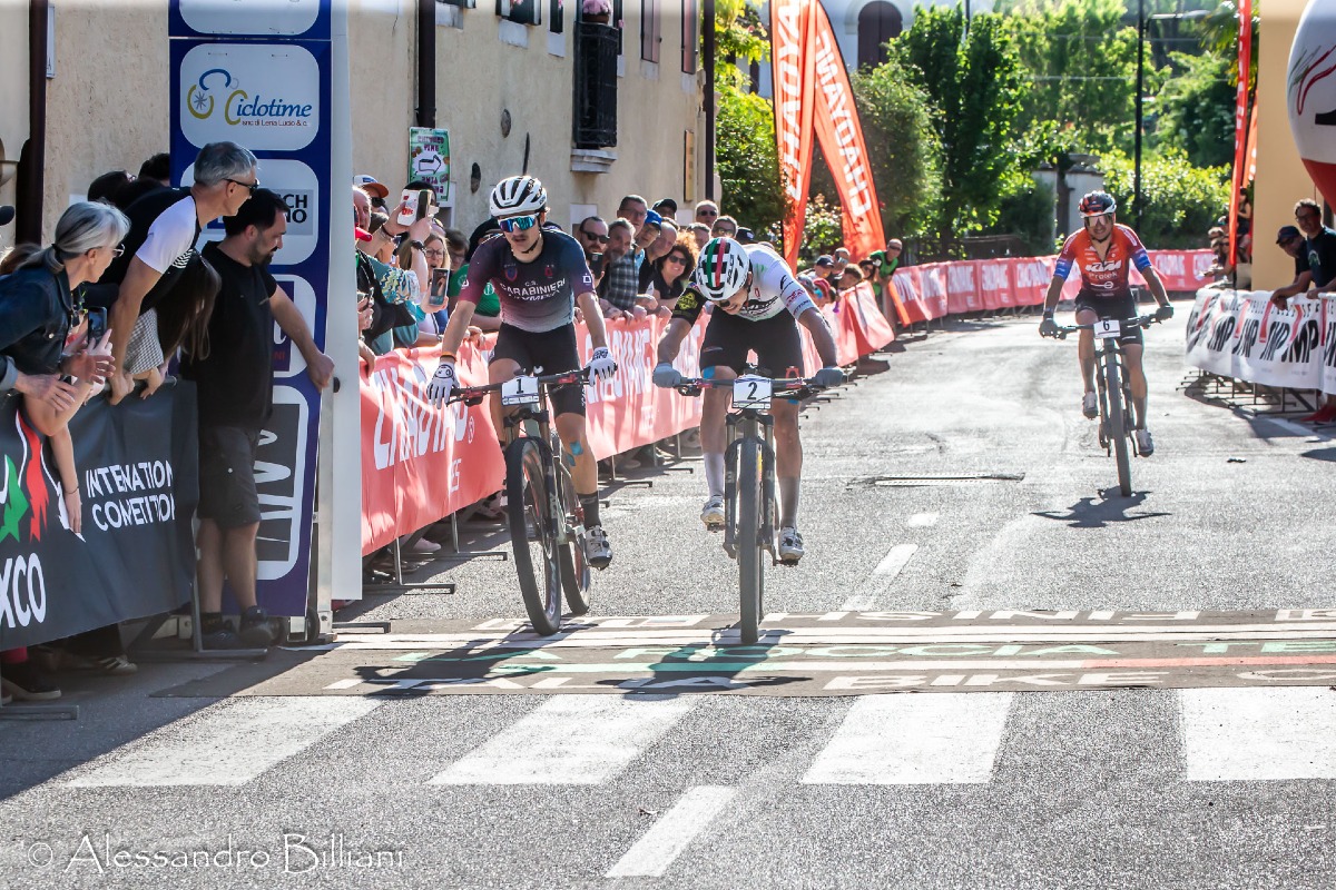 Mountain bike giovanile, Stevenà di Caneva al centro dell’Italia Bike Cup: sprint vincente per Acanfora - 