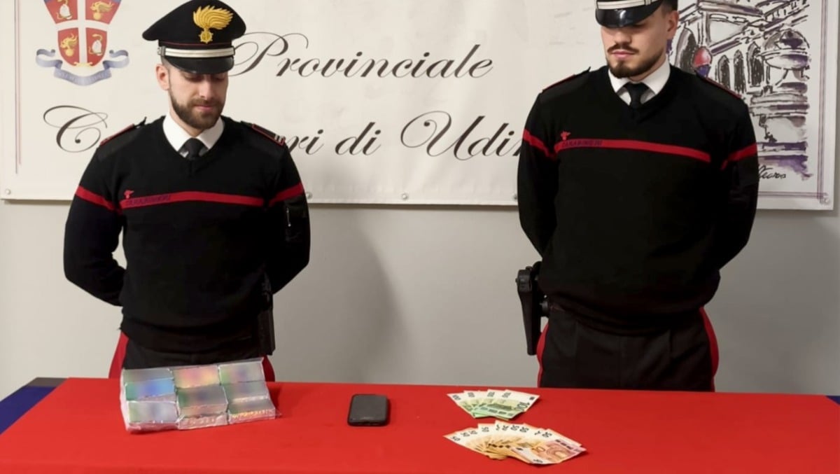 In Friuli arrestato un giovane con un chilo di hashish e denaro contante