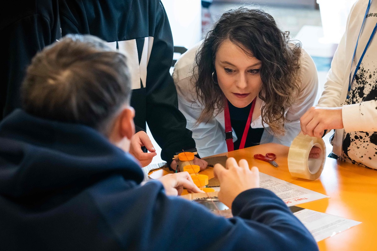 Immaginario Scientifico di Pordenone aperto durante il ponte del 25 aprile con esperimenti interattivi - 