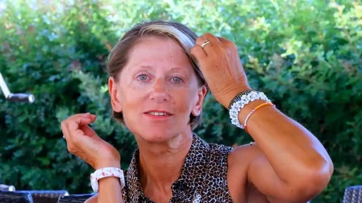 Ultimo saluto a Liliana Resinovich, i presenti con la spilla "Lilly io ci sono” - 