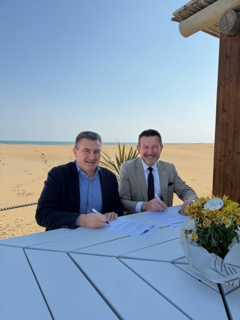 Nella foto il Presidente Eros Cisilino e il Presidente della Società Lignano Pineta, Giorgio Ardito. 