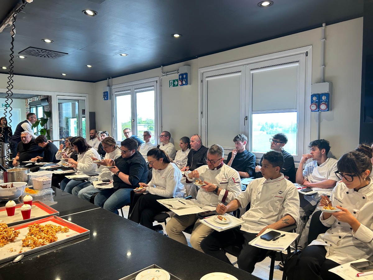 SOLD OUT PER TOMMASO FOGLIA  A  ETICA ACADEMY