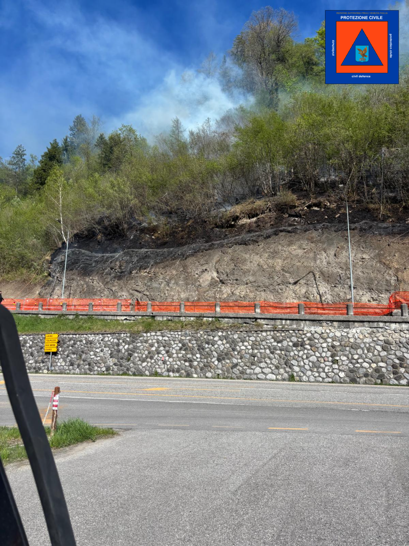 incendio Comeglians 23/04/2026