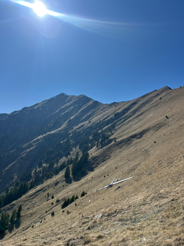 Un aliante è precipitato sul monte Pin: deceduto il pilota