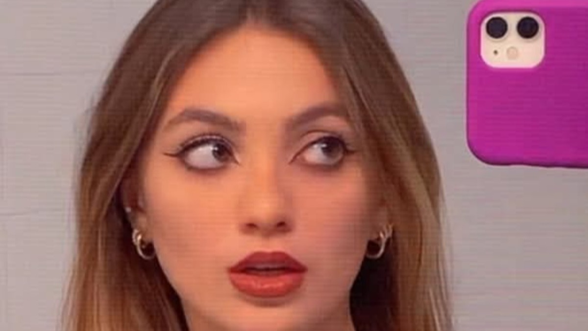 Va a dormire e non si sveglia più: Elena è morta nel sonno a 21 anni - 