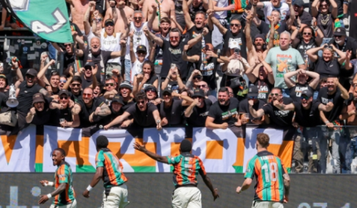 Venezia in Serie A, festa arancioneroverde: basta il 2-2 con lo Spezia - 