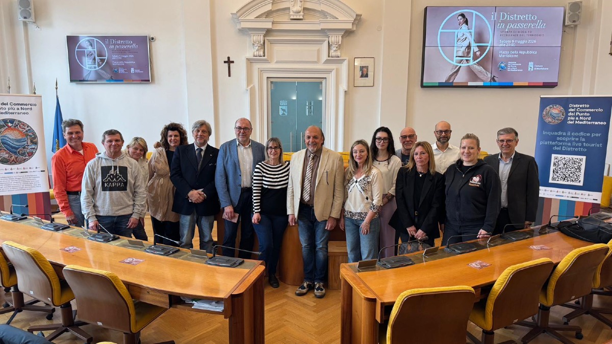 Monfalcone, il Distretto del Commercio debutta in passerella in piazza - 