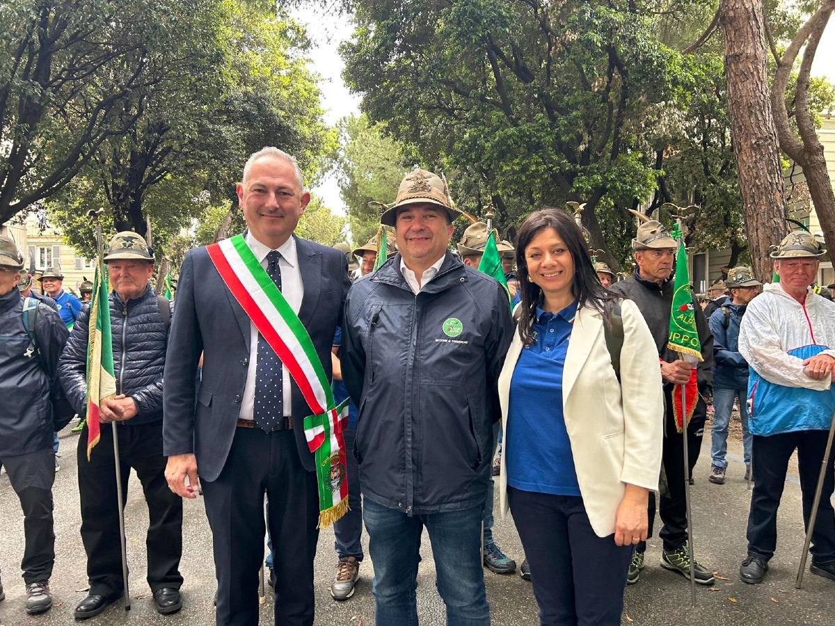 Basso all’Adunata degli Alpini a Genova con le penne nere pordenonesi - 