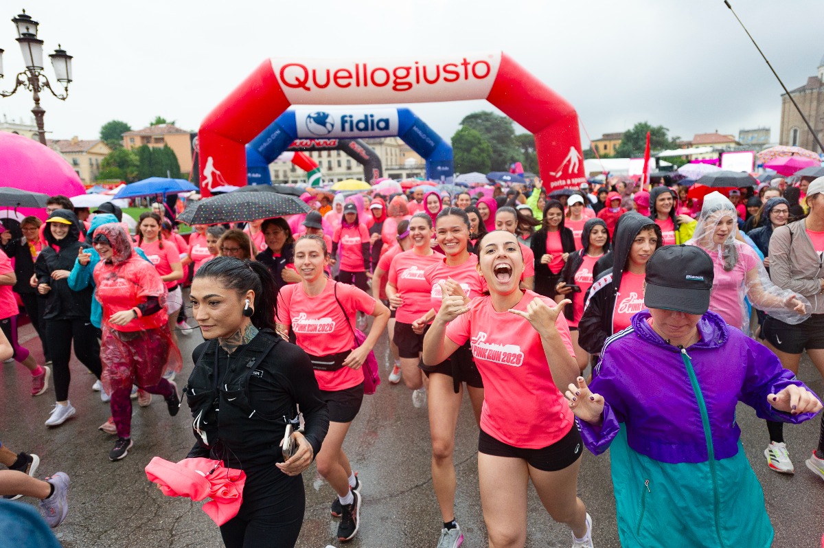 Pink Run sotto la pioggia: oltre 6.500 donne in Prato della Valle - 