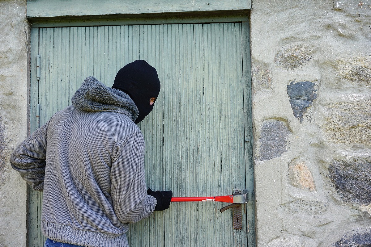 Furti in appartamento e sicurezza domestica: cosa fanno davvero i residenti dopo un cambio serratura - 