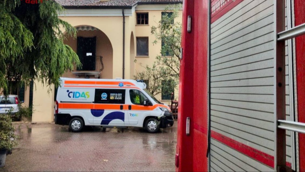 Incendio in casa,  i parenti lanciano l'allarme: 86enne trovato senza vita