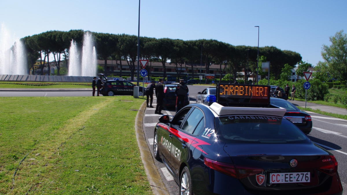 Lignano, rubano una bici da migliaia di euro: beccati in poco tempo, due giovani nei guai - 