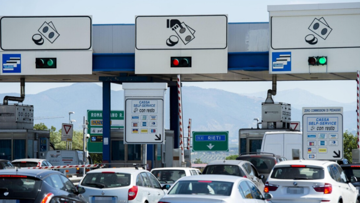 Autostrade, al via il rimborso del pedaggio per blocchi del traffico o cantieri: come ottenerlo - 