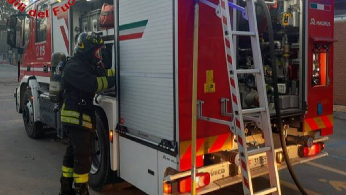 Incendio all’oratorio, il fumo invade la festa: due persone intossicate - 