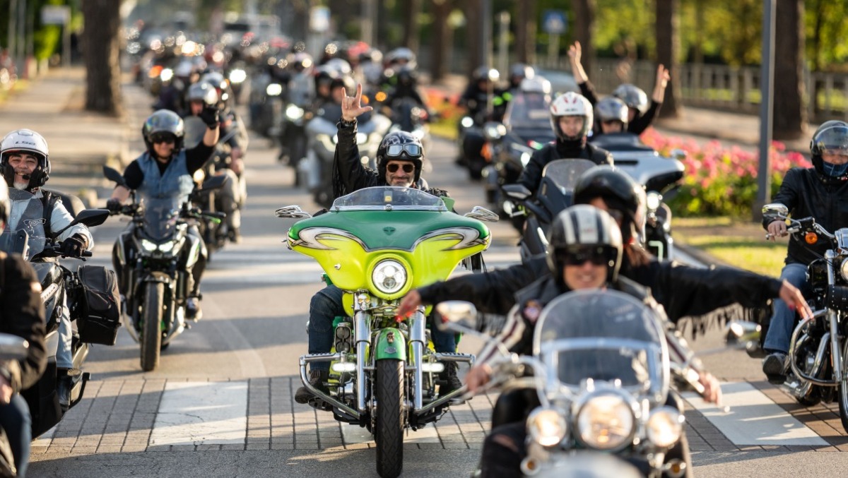 Lignano invasa da moto e muscle car: finale spettacolare per la Biker Fest | FOTO - 
