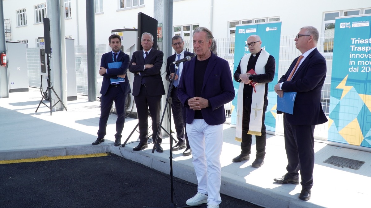 Trieste Trasporti, nuova stazione elettrica al Broletto: 12 colonnine per gli autobus - 