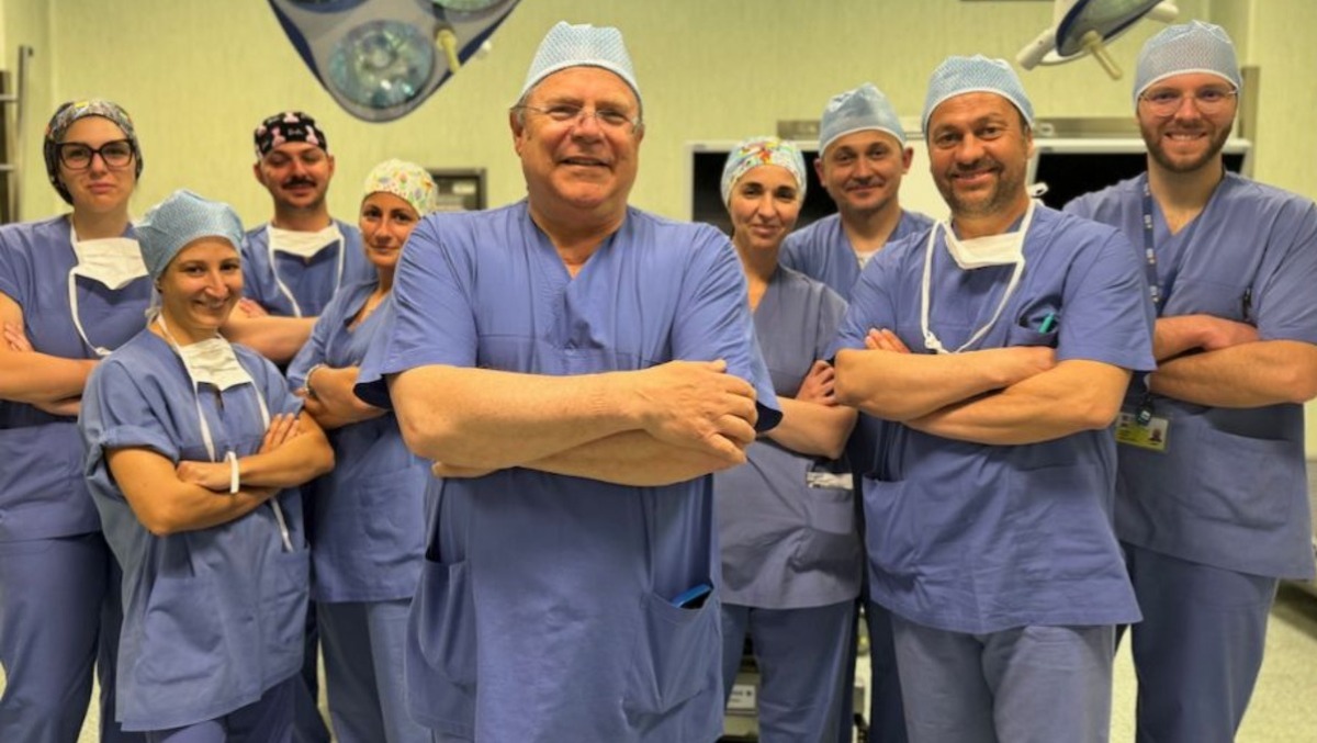 Cesareo da brividi: neonato di 3 chili e tumore di 30 centimetri estratti uno dopo l’altro - 