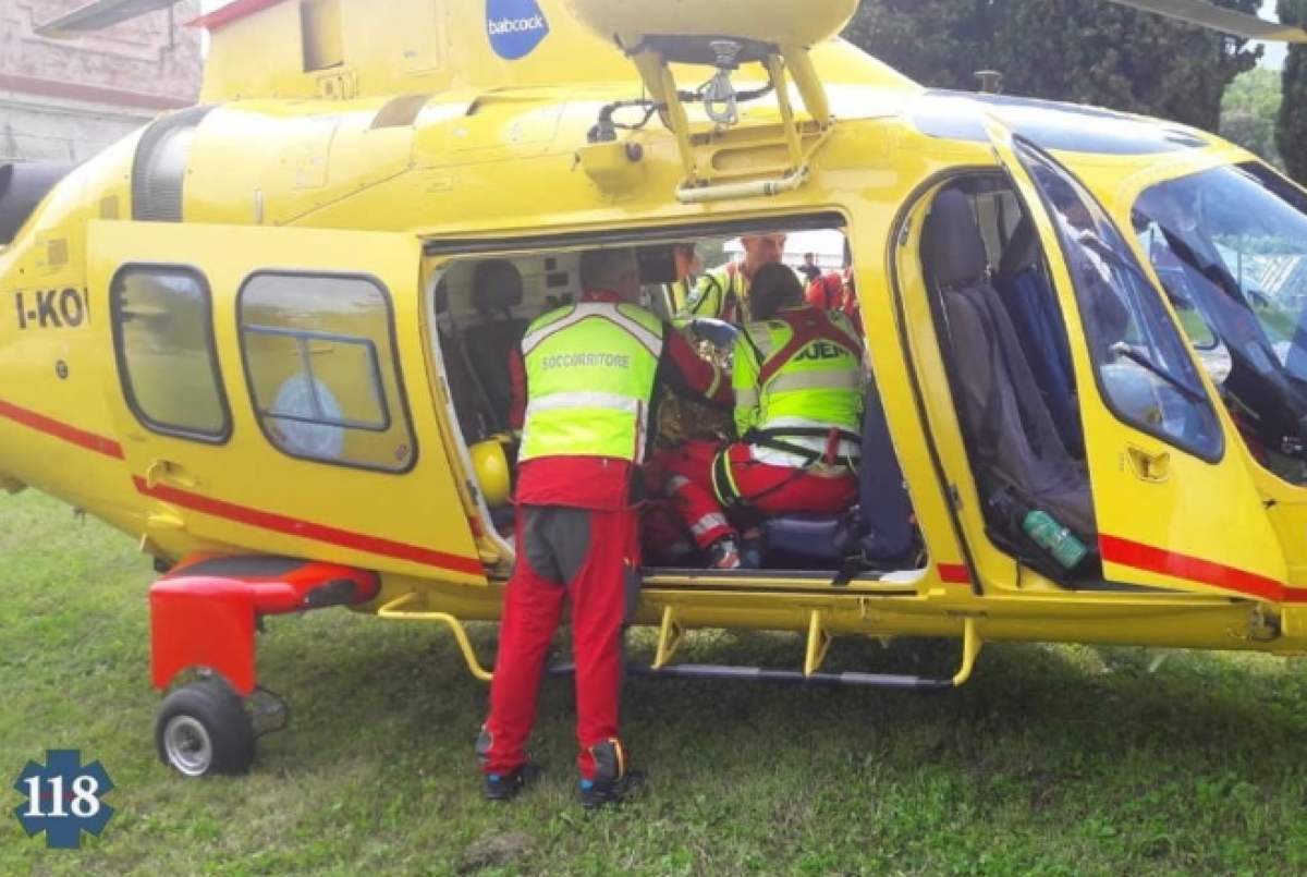 Ancora una tragedia sulla strada: incidente tra moto e furgone, morto un uomo - 