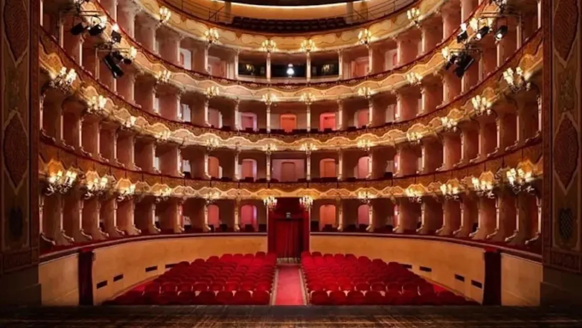 Teatro Mario Del Monaco senza aria condizionata, spettacoli confermati nonostante il caldo - 