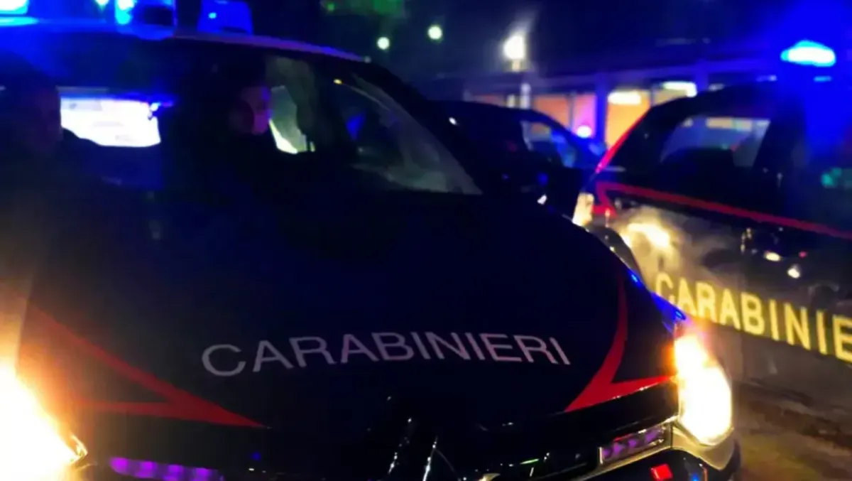 Passante trova un uomo in una pozza di sangue: è giallo a Bassano - 