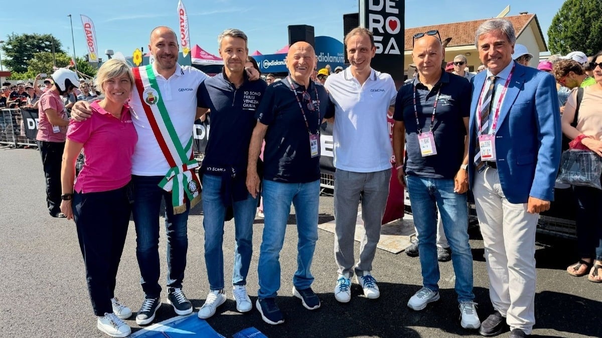 Il Giro arriva a Piancavallo passando dalla memoria: tappa friulana dedicata al sisma del 1976 - 
