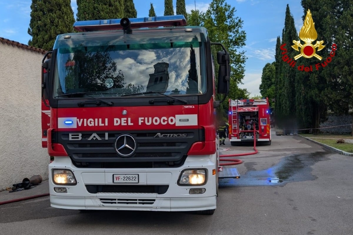 Vallenoncello, principio d’incendio nei locali dell’oratorio: festa interrotta e controlli per i presenti - 