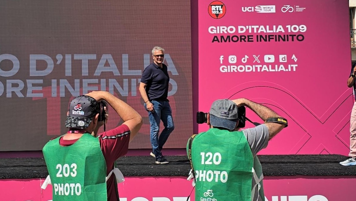Fauner porta il Friuli sul palco del Giro: ad Aosta omaggio al campione di Sappada - 