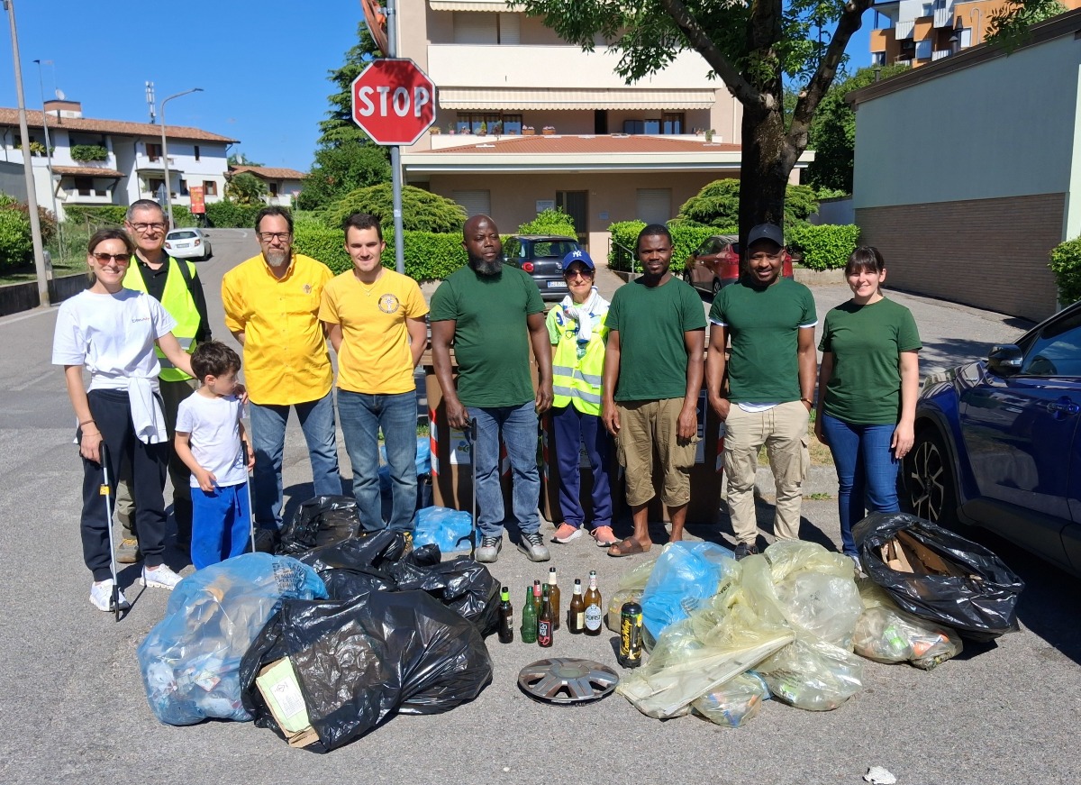 Pordenone, a Rorai Grande raccolti rifiuti e materiali abbandonati: nuova tappa di “Puliamo i quartieri” - 