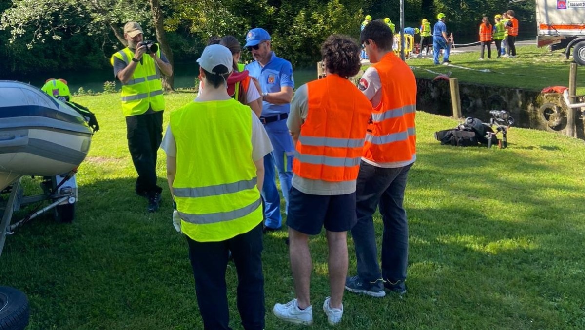 Sul Noncello una lezione fuori dall’aula: il Vendramini prova il campo con la Protezione civile - 