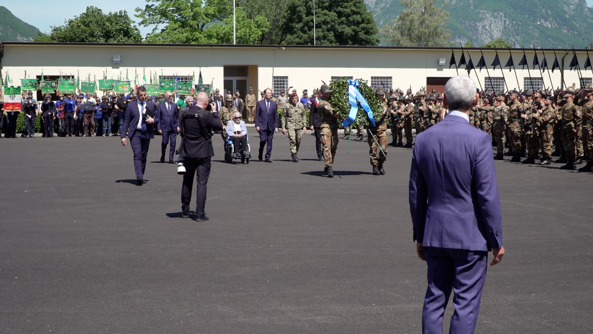 A Gemona il tributo ai 29 Alpini del 1976: memoria viva del sisma e della rinascita friulana - 