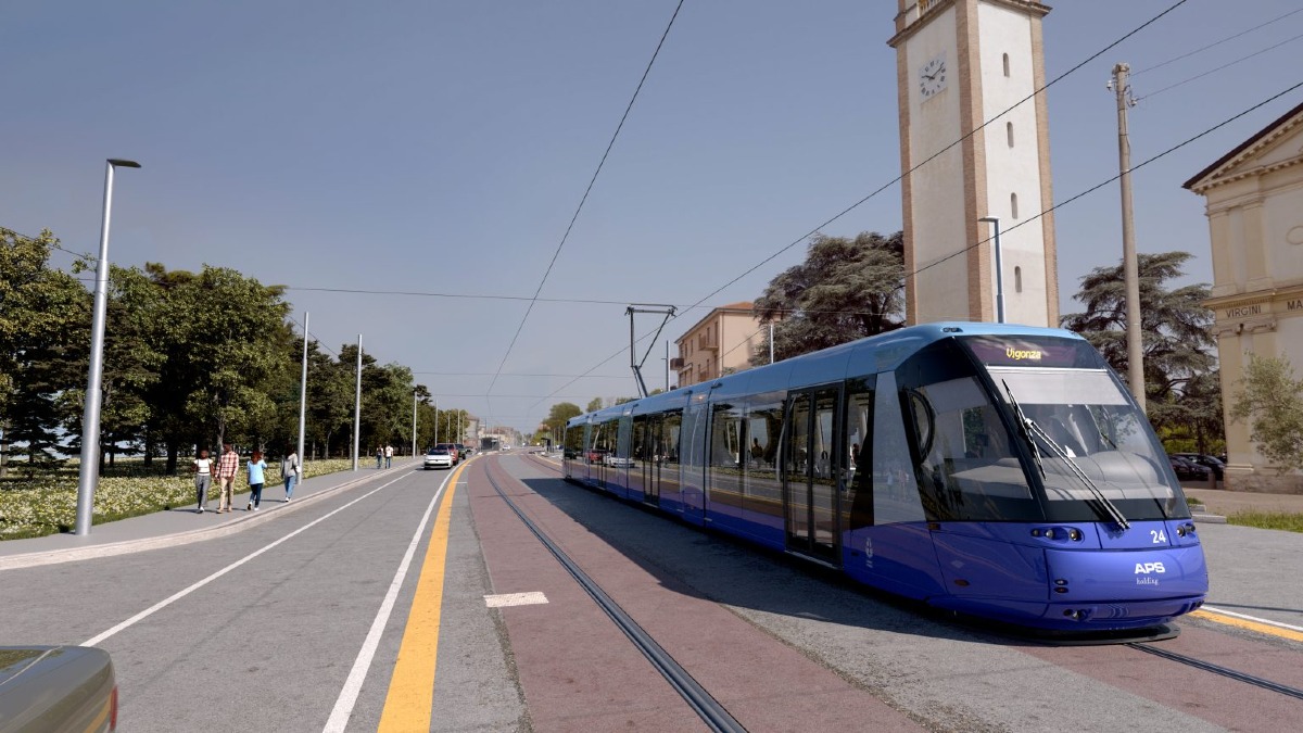 Sir3, a Padova partono le prove notturne: il nuovo tram entra nella fase dei collaudi - 