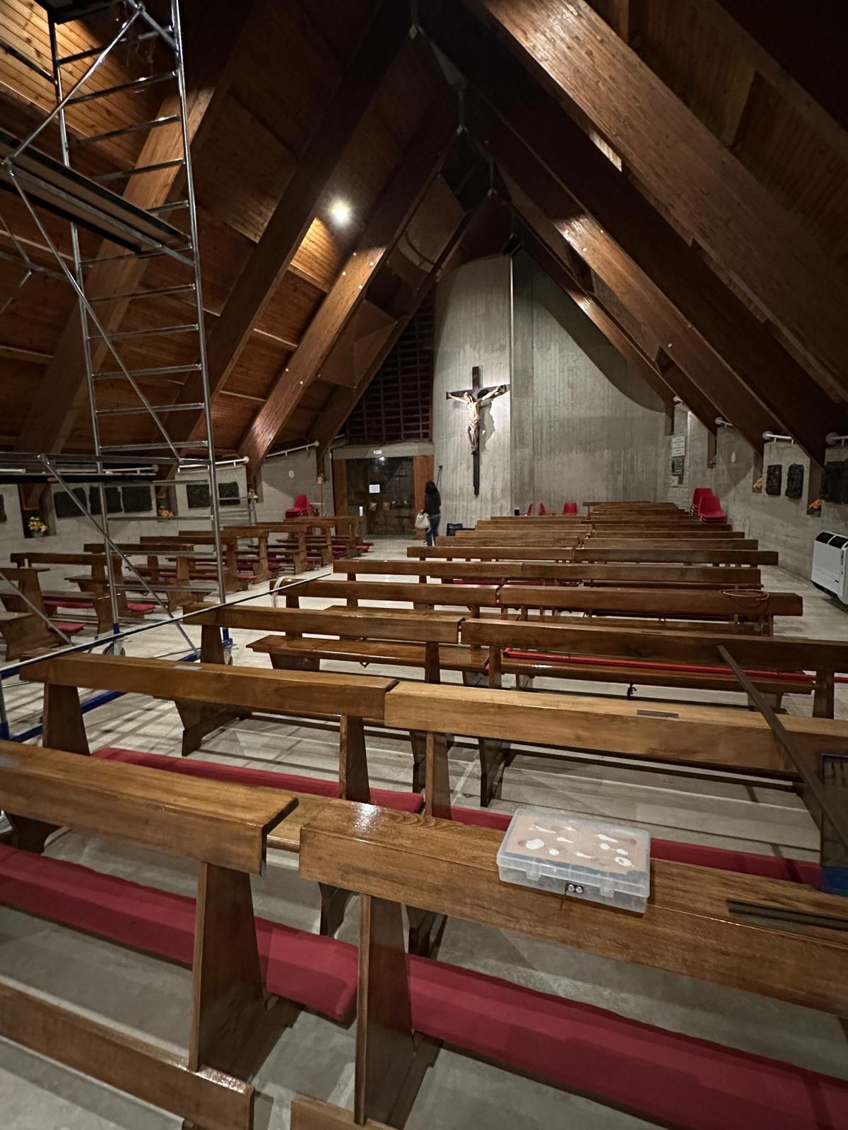 Valdobbiadene, restyling elettrico al Tempio del Donatore: nuova luce per il simbolo di Pianezze - 