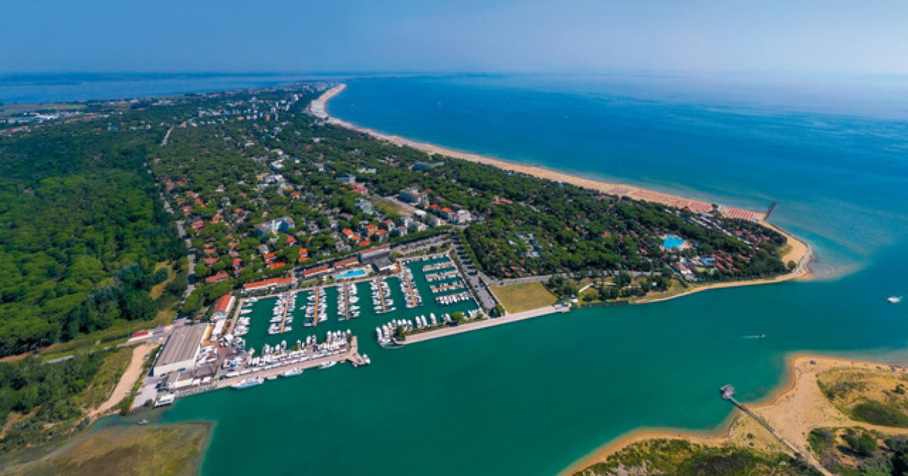Lignano tiene quota nella nautica: quattro marina udinesi restano Bandiera Blu anche nel 2026 - 