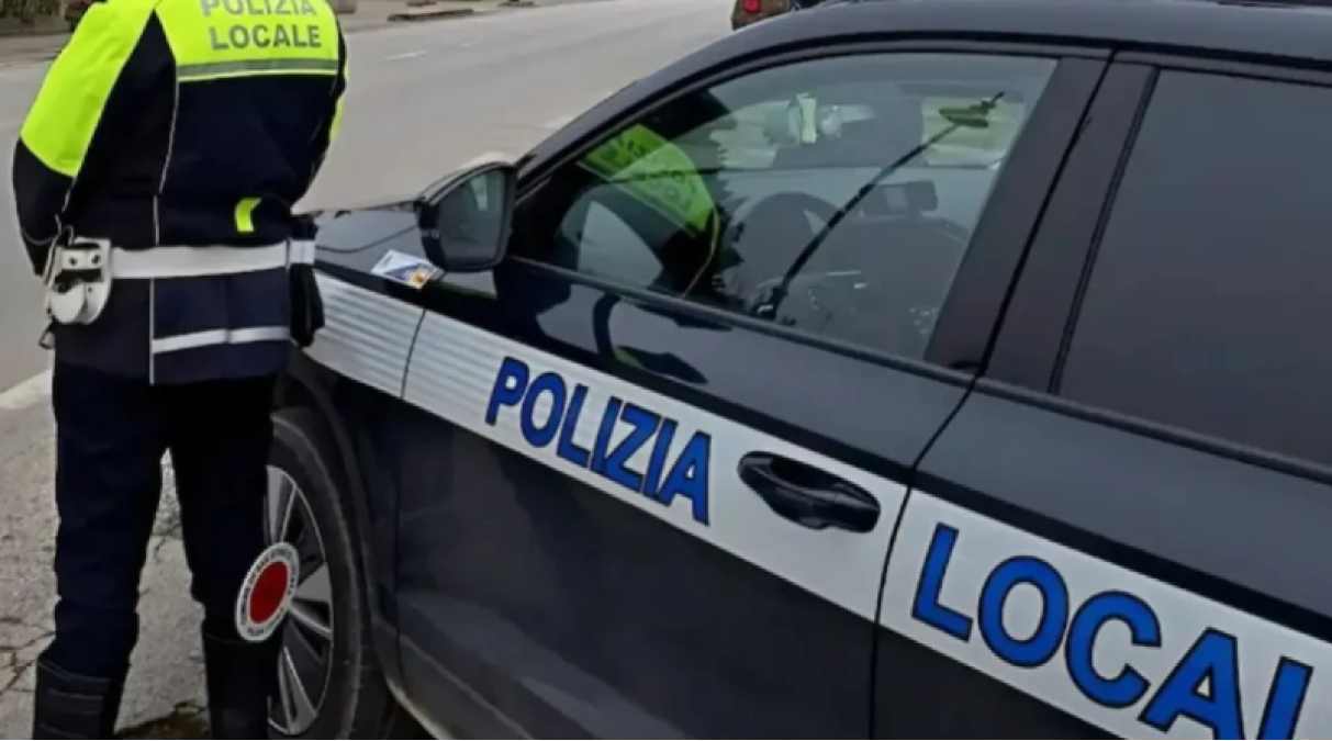 Fontanafredda, non si ferma al controllo e scappa: caccia a una Mercedes fino al Trevigiano - 
