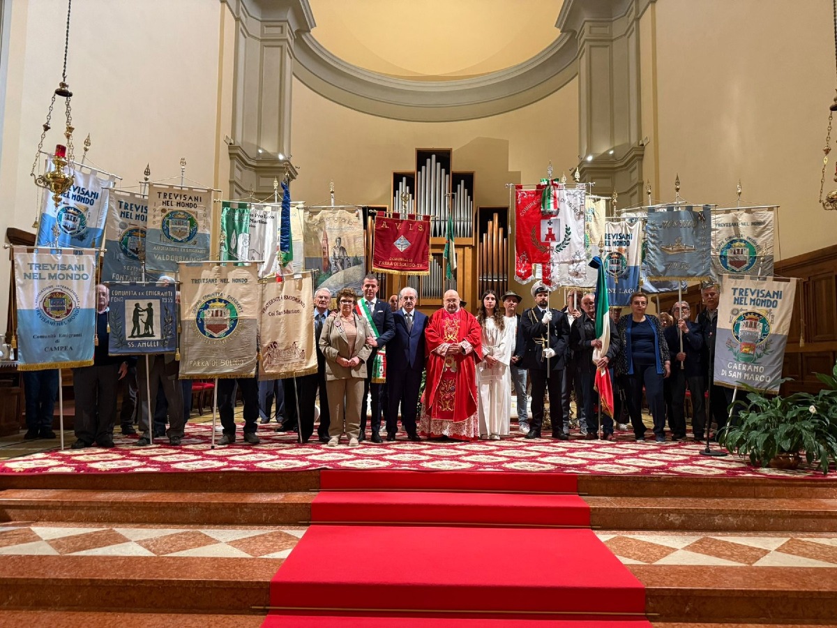 Col San Martino ricorda chi partì: targa e cerimonia per i 70 anni del Gruppo Fraternità Emigranti - 