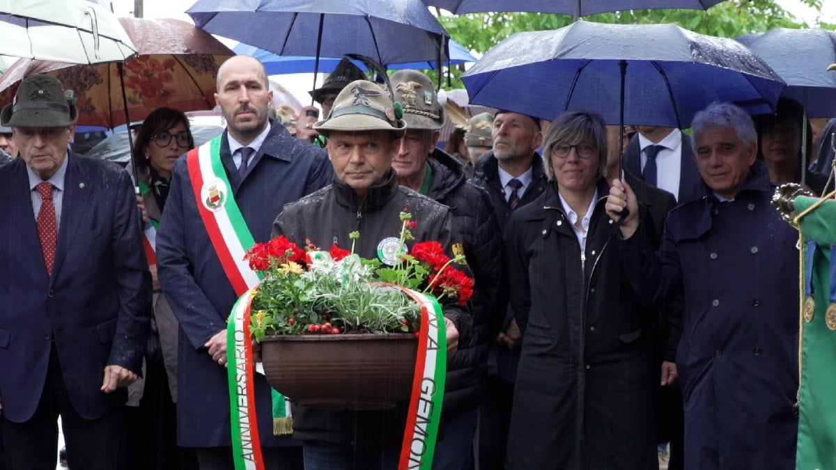 A Gemona il Friuli della memoria: il 6 maggio tra corone, bandiere e il ricordo dei 29 militari - 