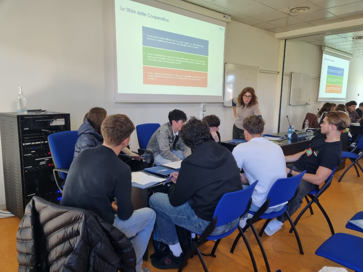 Udine, a giugno parte il PCTO sull’impresa cooperativa: 25 posti per gli studenti del Friuli Venezia Giulia - 