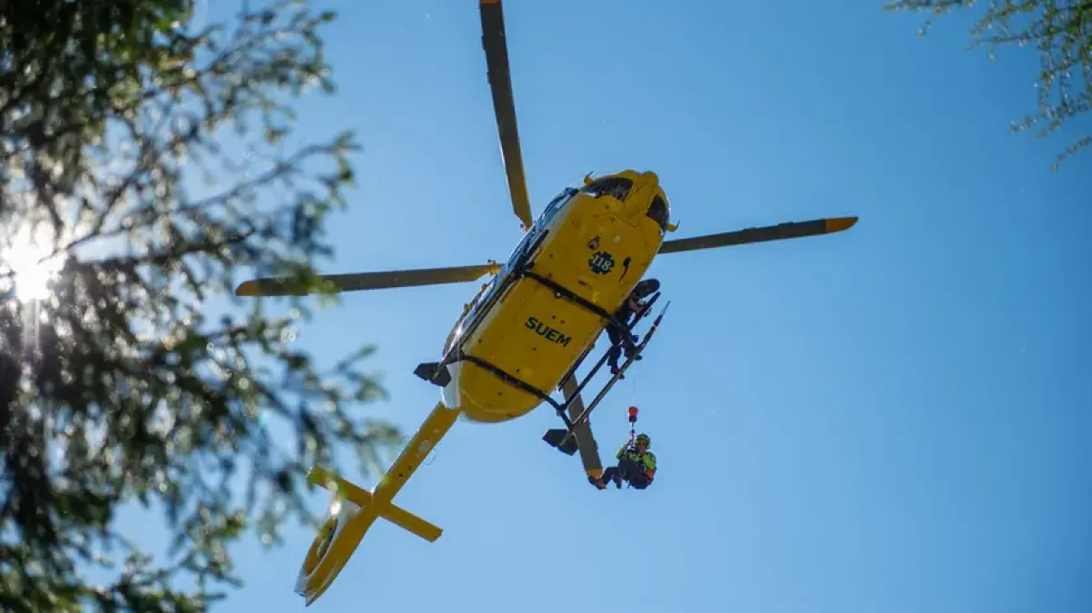 Cade sulla Pala di San Lucano durante l’ascensione: 32enne soccorso in elicottero - 