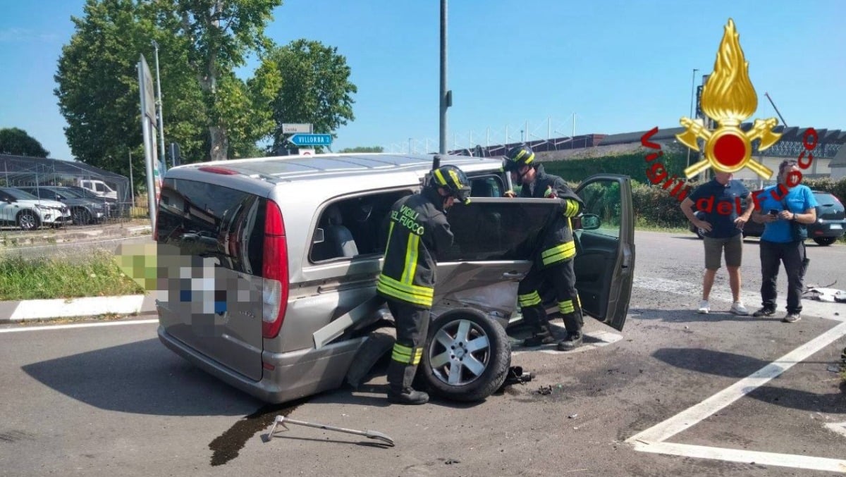 Villorba, incidente in via Centa: due persone soccorse, una bloccata nell’abitacolo